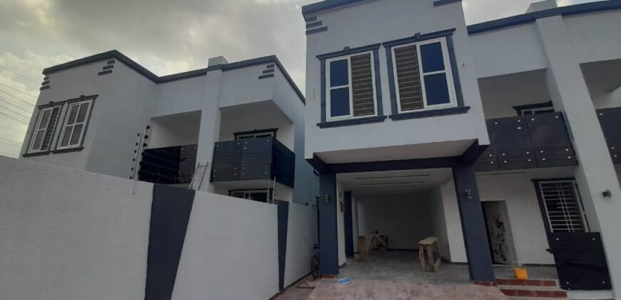 NEWLY BUILT EXECUTIVE 4BEDROOM HOUSE FOR SALE AT LAKESIDE ESTATE.