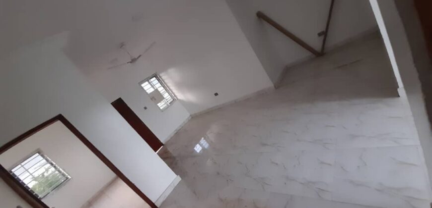 Newly built 2brm all rooms en-suite apartments for rent at Oyarifa tollbooth.