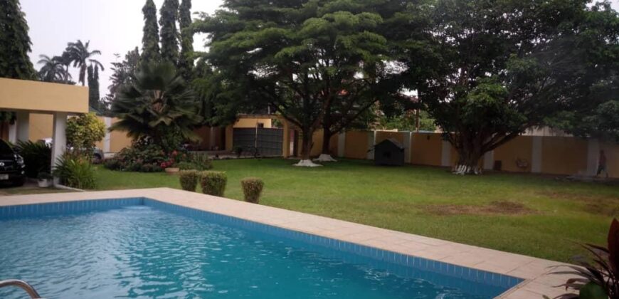 3 BEDROOM HOUSE WITH A SWIMMING POOL,BOYSQUARTERS AND A LAWN,ETC. RENT AT WEST AIRPORT RESIDENTIAL, ACCRA.