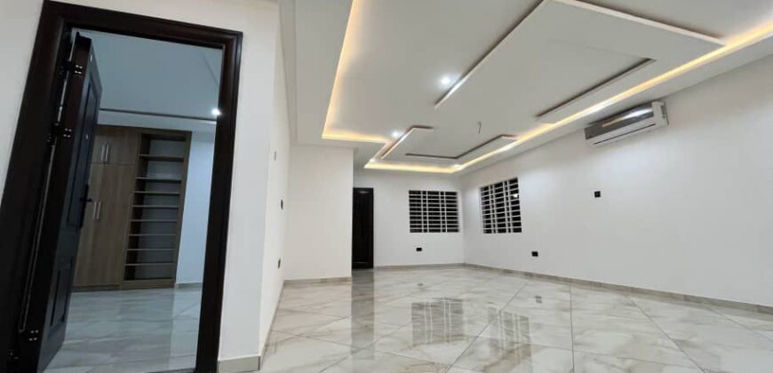 Contemporary luxurious 4brm for sale at ASHONMANG estates