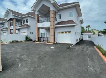 4 bedrooms with one bedroom servant quarters townhouses in Cantoments.