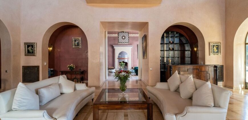 8 Bedroom House for Sale in Marrakesh. 54686291