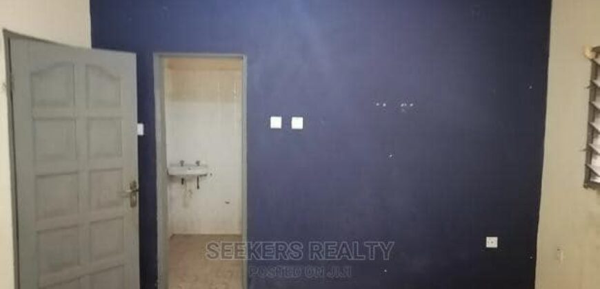 4bedroom old house for sale at Abokobi boye