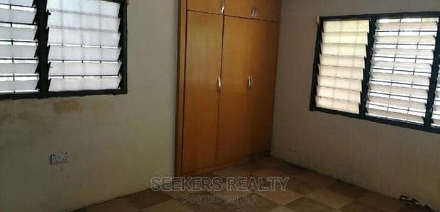 4bedroom old house for sale at Abokobi boye