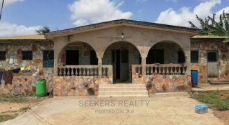 4bedroom old house for sale at Abokobi boye