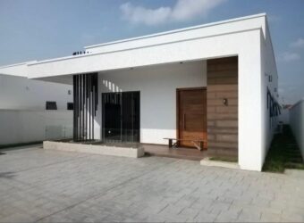 3 bedroom house at Sakumono for sale