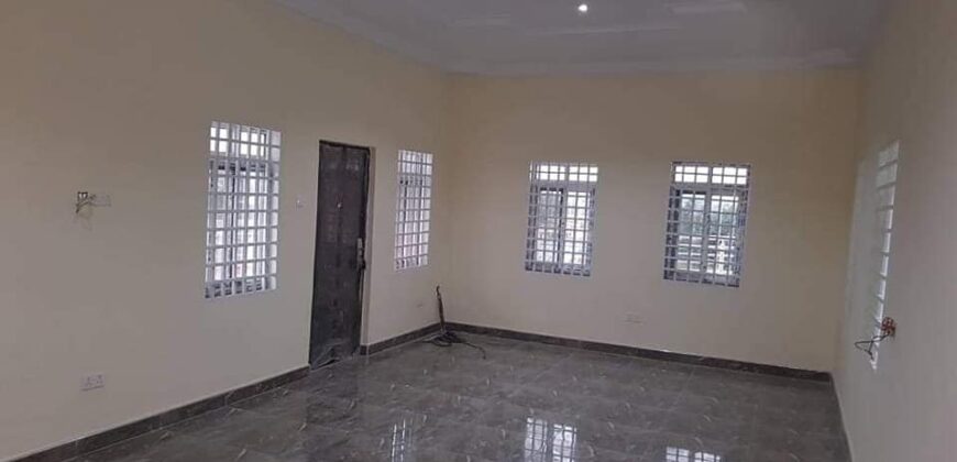 Accra Executive 6 bedrooms for sale. All rooms are ensuite =Ashiyie, Adenta .