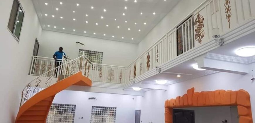 Accra Executive 6 bedrooms for sale. All rooms are ensuite =Ashiyie, Adenta .