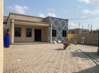 Newly built 3 bedroom all en-suite house for sale in lakeside estate