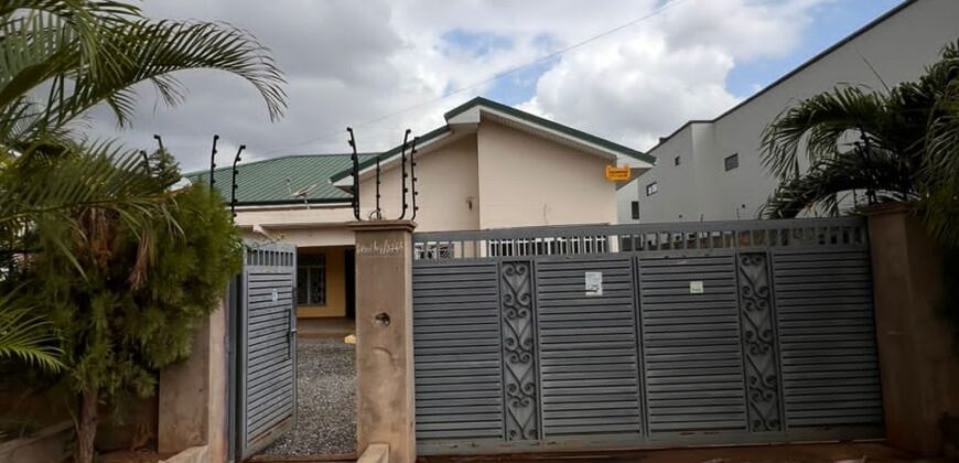 3 bedrooms house available for rent at East Legon, Adjiriganor