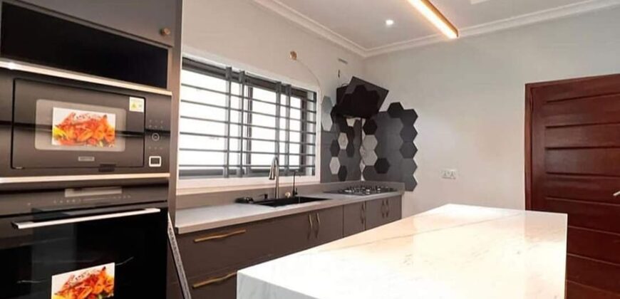 *4BEDROOM LUXURY HOUSE FOR SALE LAKESIDE COMMUNITY 6, Accra-Ghana*