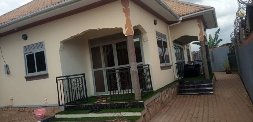 BEAUTIFUL HOUSE FOR SALE AT UGANDA-KYENGERA,NABBINGO