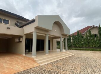 EXECUTIVE 4 BEDROOM HOUSE WITH 3 BEDROOM BOYS QUATERS. AT WEST TRASSACO.