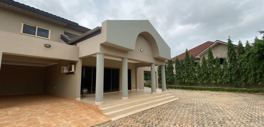 EXECUTIVE 4 BEDROOM HOUSE WITH 3 BEDROOM BOYS QUATERS. AT WEST TRASSACO.