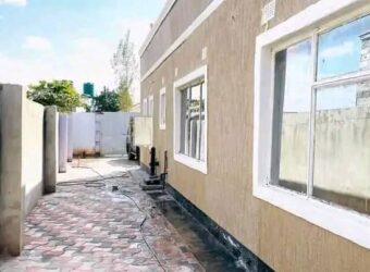 3 bedroomed flat with own entrance for rent in chalala off SHANTUMBU