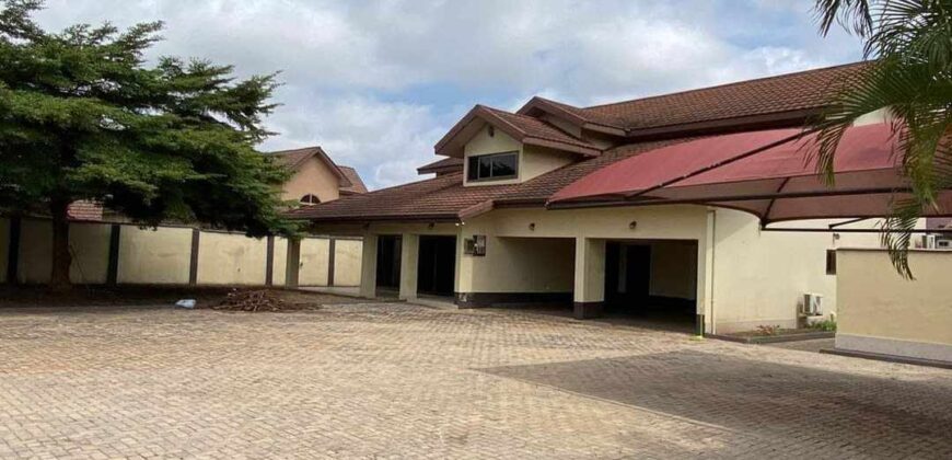 4Bedroom house for Rent @ School Junction