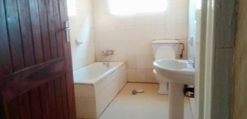 3 bedroom flat for Rent in salama park Wall