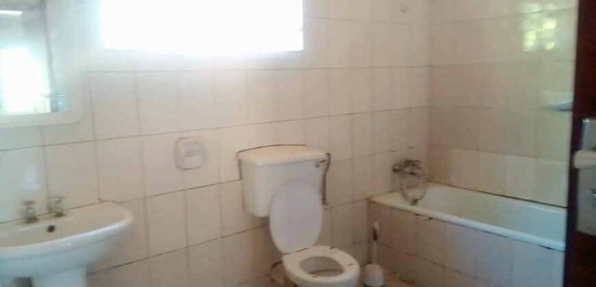 3 bedroom flat for Rent in salama park Wall