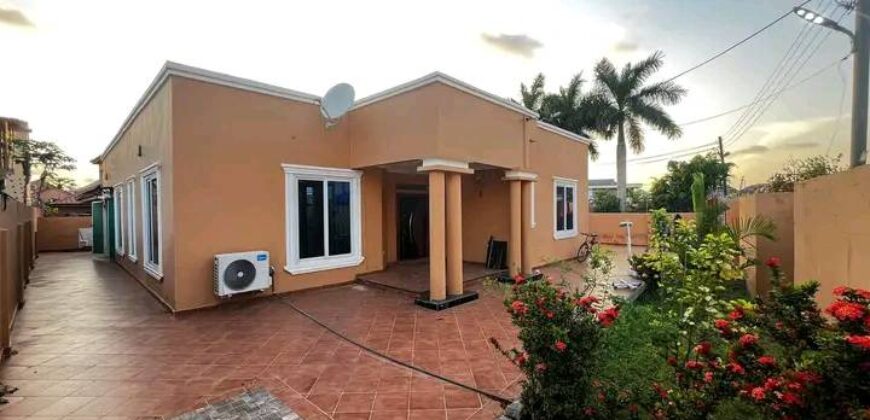 Executive newly built 4 bedroom house all ensuit with guest washroom