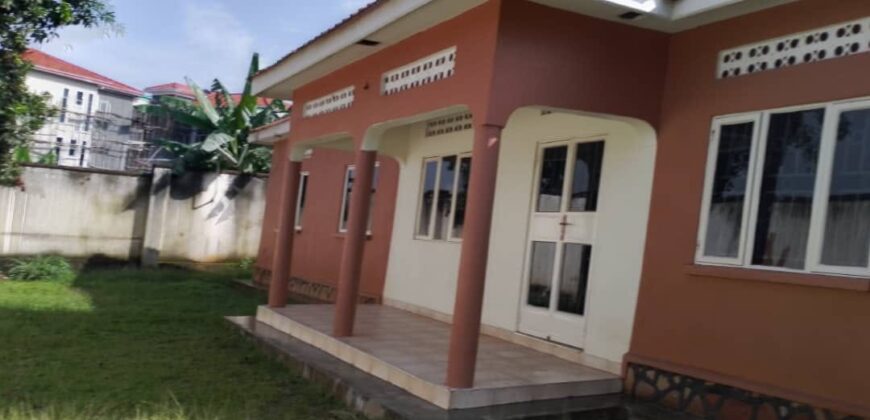 3 BEDROOM HOUSE FOR RENT AT UGANDA-KYANJA