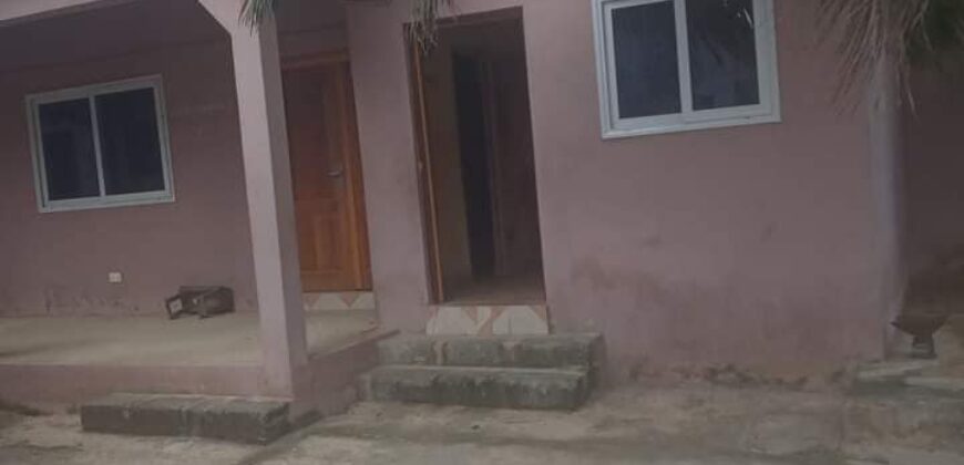 2 bedrooms apartment with 1 washroom for rent at Amanfrom -Kasoa