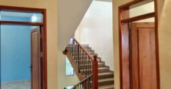 A BEAUTIFUL 5BEDROOM HOUSE FOR SALE AT UGANDA- ENTEBBE