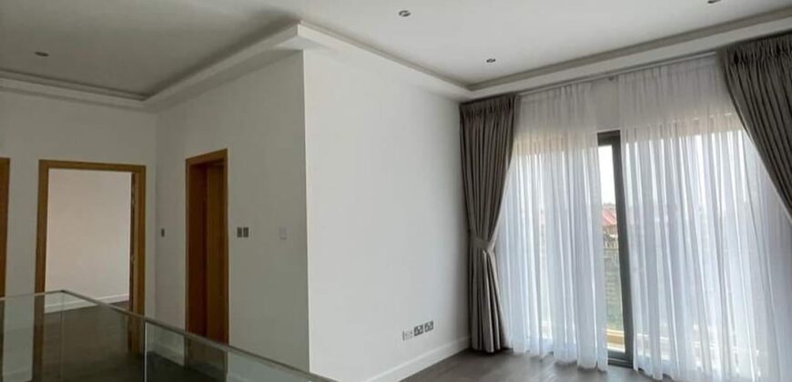 4 bedroom town-house to-let @ Adjiriganor