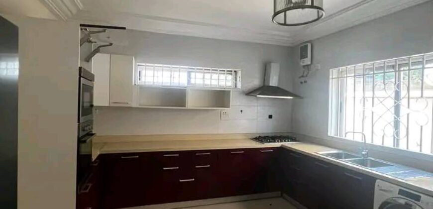 Executive 3 bedrooms apartment In Ashale Botwe For rent