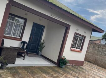 3 bedroom with 1 bedroom cottage for Rent in nyumba yang