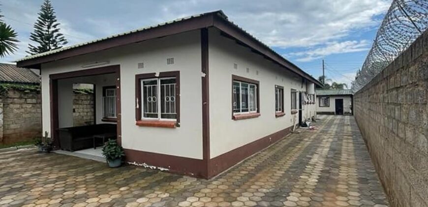 3 bedroom with 1 bedroom cottage for Rent in nyumba yang