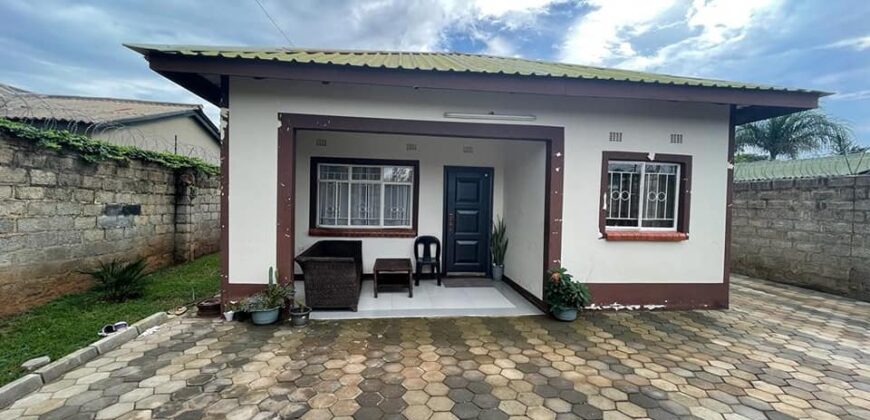 3 bedroom with 1 bedroom cottage for Rent in nyumba yang