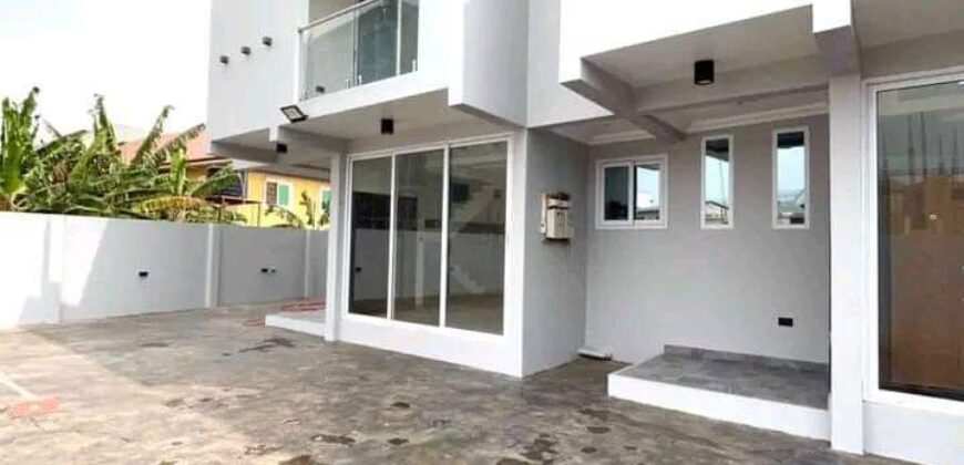 3 bedroom semi detached townhouse available for rent at Oyarifa