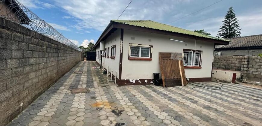 3 bedroom with 1 bedroom cottage for Rent in nyumba yang