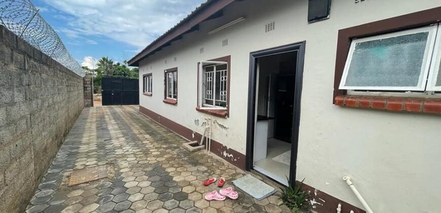 3 bedroom with 1 bedroom cottage for Rent in nyumba yang