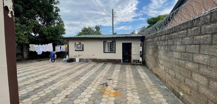 3 bedroom with 1 bedroom cottage for Rent in nyumba yang