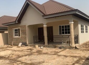 Newly built Executive 3 bedrooms house for sale At amasaman Cocobord opar.