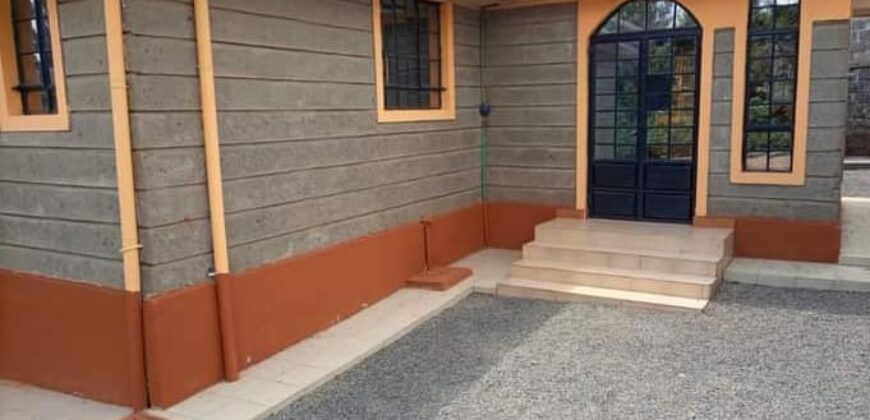 SPACIOUS 2 BEDROOMS BUNGALOW OWN COMPOUND TO-LET IN RUAKA ALONG LIMURU RD