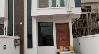 Newly built 4 bedrooms Semi detached duplex.