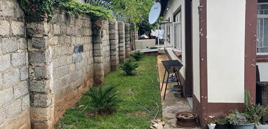 3 bedroom with 1 bedroom cottage for Rent in nyumba yang