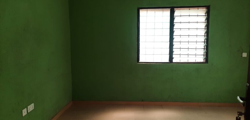 Very Spacious Chamber and hall self contain for Rent at Amasaman.