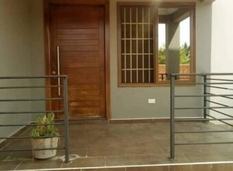 Commercial/Residential Property for rent 3 bedroom semi detached house for rent