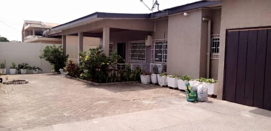 4 BEDROOM HOUSE + 2 BDRM BQ FOR RENT @ ABELEMKPE*