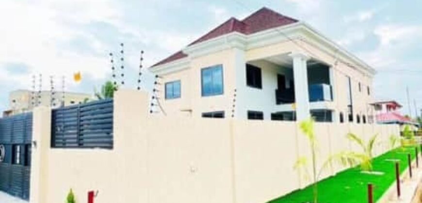 5 bedroom self compound at ashongman estate Tarred road