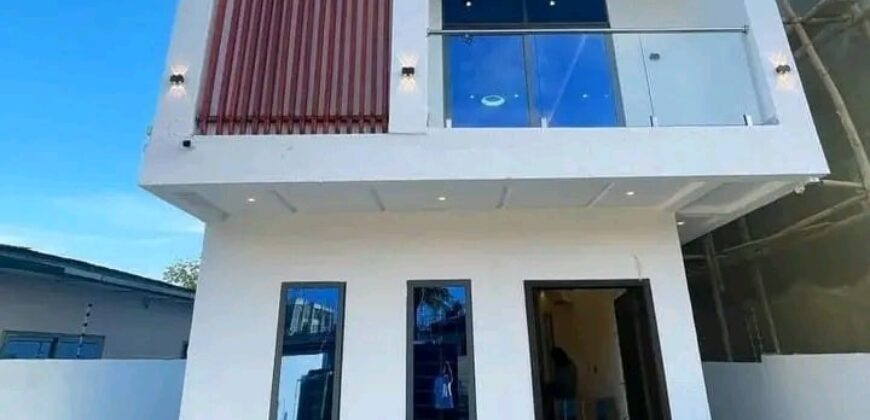 Executive Newly Built 4bedrooms 1 storey House is up for sale in East legon Ogbojo