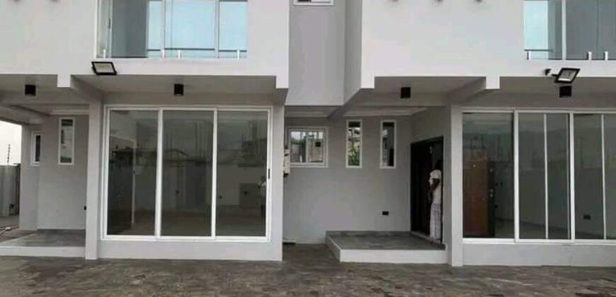 3 bedroom semi detached townhouse available for rent at Oyarifa