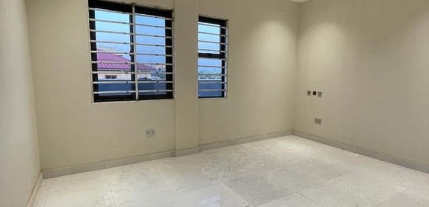 3bedroom house at oyarifar for sale