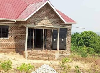 2 BEDROOM SELFCONTAINED WITH 2 ACRESOF LAND FOR SALE AT UGANDA-KAPEEKA