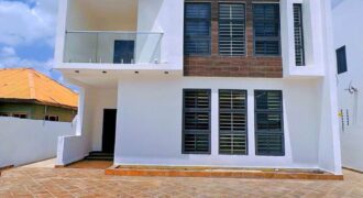 4 Bedrooms house with BQ for sale at Lakeside Accra