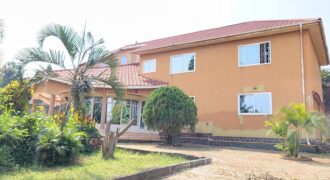 8BEDROOM HOUSE FOR SALE AT UGANDA-KULAMBIRO