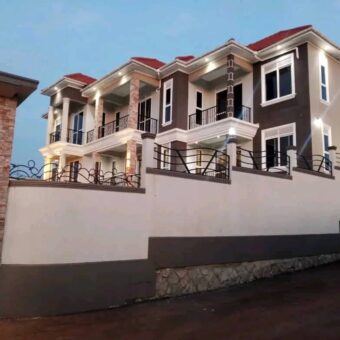 A CHARMING 7 BEDROOM SELF CONTAINED FOR SALE AT UGANDA-KIGO,MUNYONYO